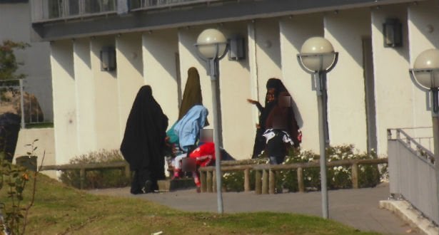 De brugte machete og kniv: Somaliske Mohamed Adan idømt fængsel og udvisning for drabsforsøg – hans makker Abdulqadir Hussein blev dømt for grov vold